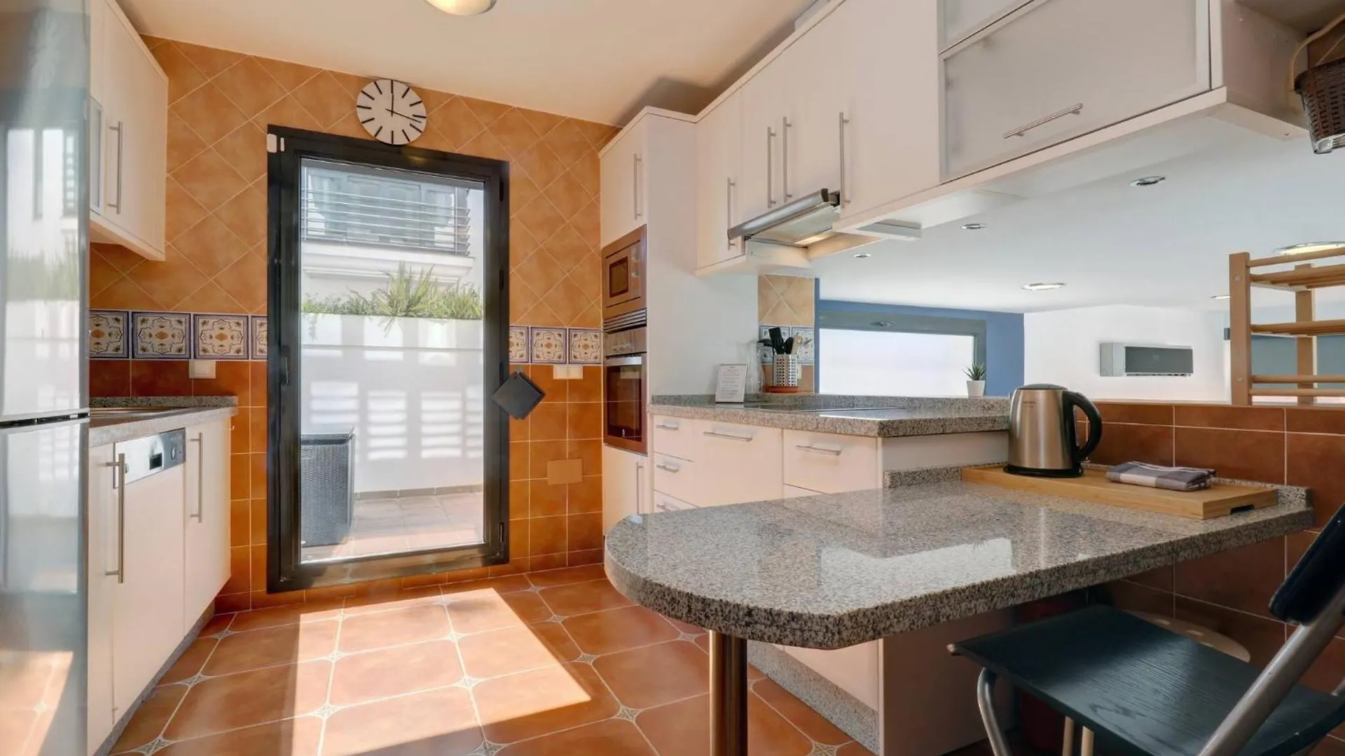 011 Bright And Spacious Villa With Private Pool Benalmadena