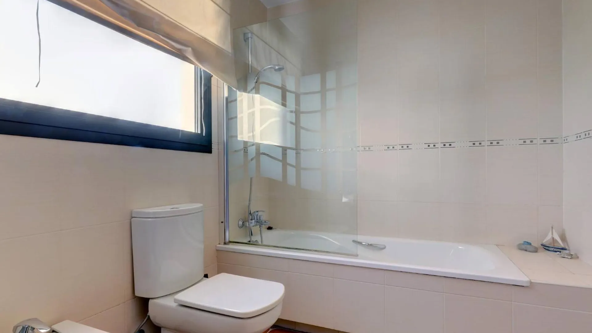 011 Bright And Spacious Villa With Private Pool Benalmadena