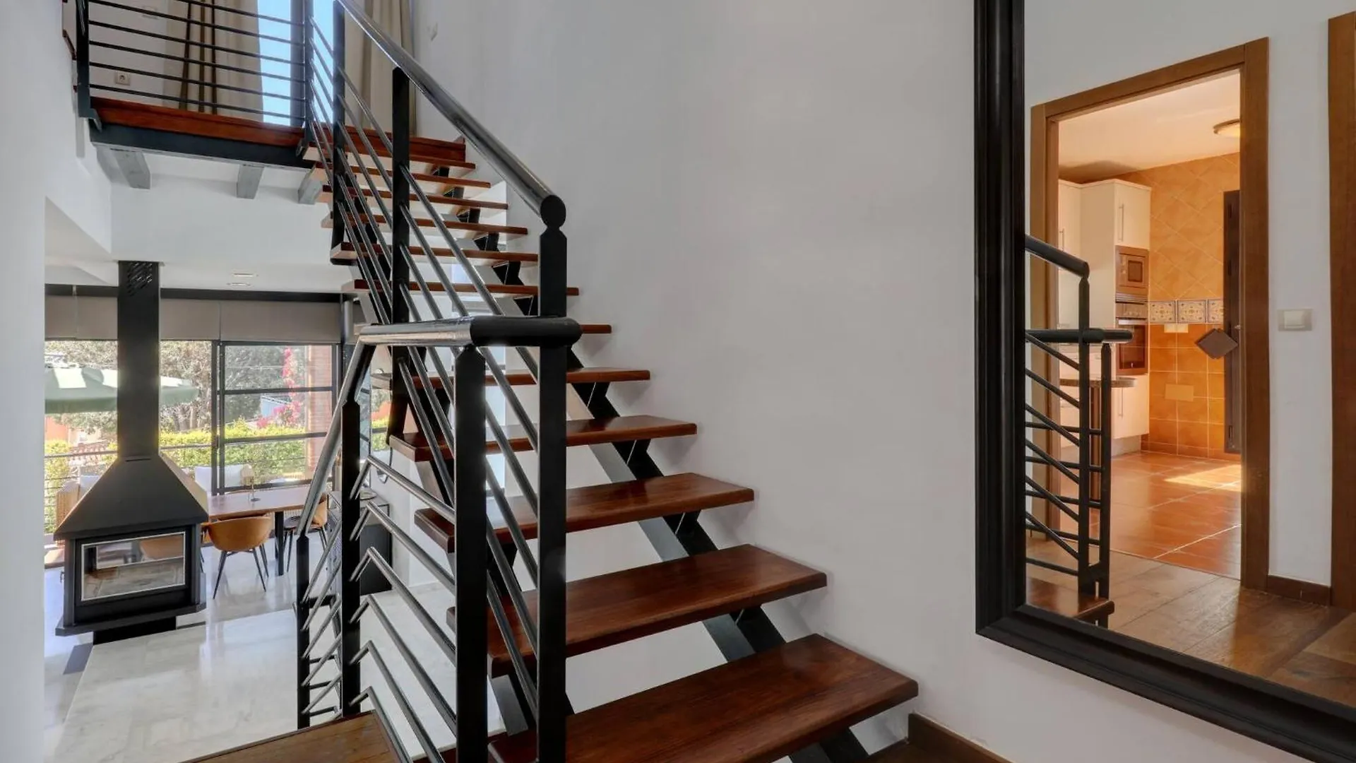011 Bright And Spacious Villa With Private Pool Benalmadena